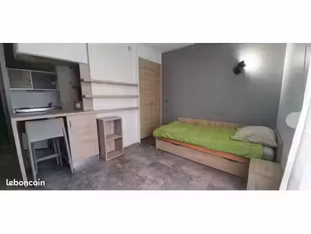 location studio meublé
