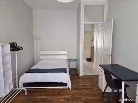 t1 meublé avec lave-linge