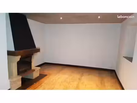 location jougne à 3 minutes de la douane