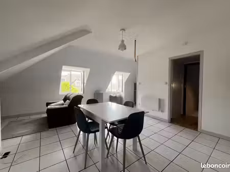 location appartement de 42m2  2chambres  2eme étage.rénové disponible