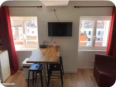 t1 bis - rue victor hugo - appartement lumineux dernier étage