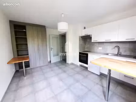 studio 1 pièce 23 m²