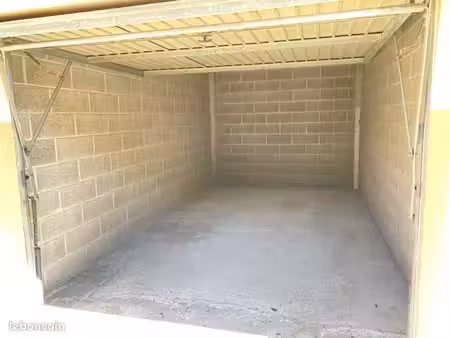 garage à louer