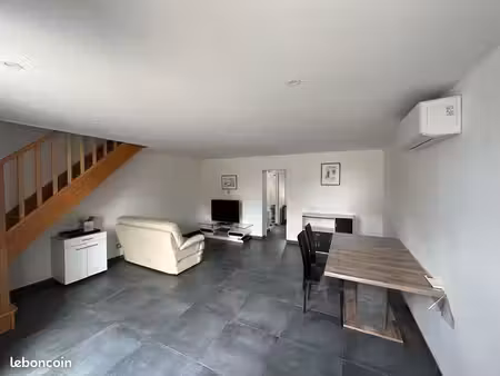 maison meublée 65 m² avec jardin et terrasse – saint-pierre-les-étieux – 580 cc