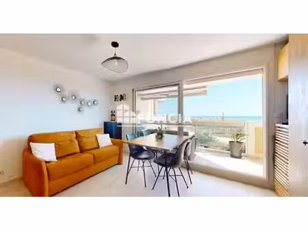 le barcarès 66420 – t2 rénové avec vue imprenable sur la mer – terrasse 17 m² – parking pr