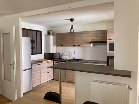 appartement t3 de 71 m2 avec parking  cave et balcon