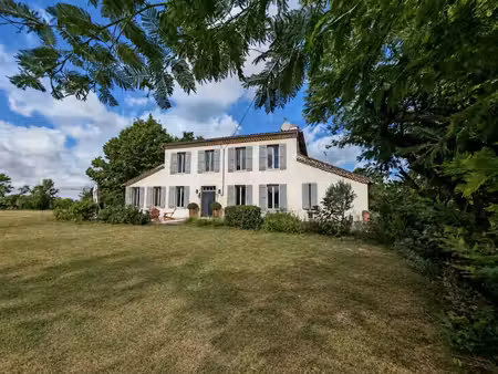 maison de maître du xixᵉ siècle entièrement rénovée — 262 m² sur 2 hectares — eauze