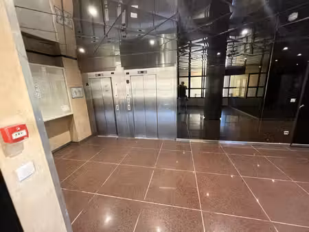 bureaux 225m2 + 1 place de parking bd louvain 8e
