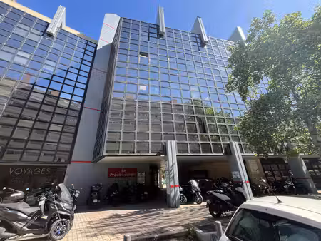 bureaux 225m2 + 1 place de parking bd louvain 8e