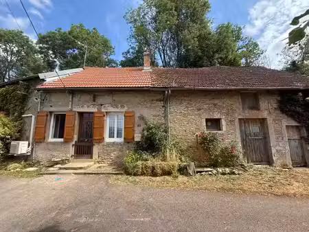ancienne fermette a renover au calme sur 1 ha 6 avec vue