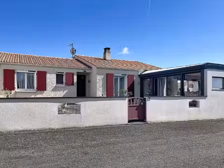 maison de plain-pied avec piscine à saint-michel-en-l'herm