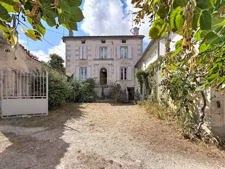 11km gare tgv angouleme ensemble immobilier de caractère ave