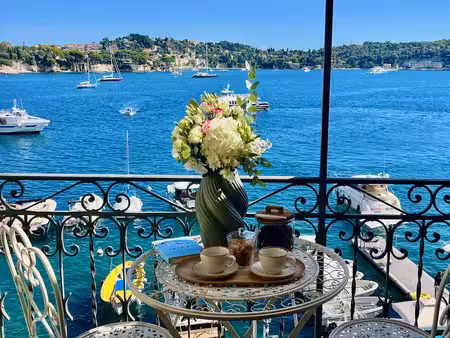 nouveaute!! villefranche-sur-mer  magnifique appartement front de mer 122m2 plus 2...