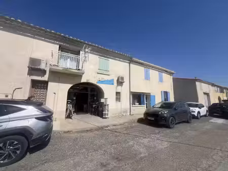 vente commerce 1 pièce 155 m² saint-gilles (30800)
