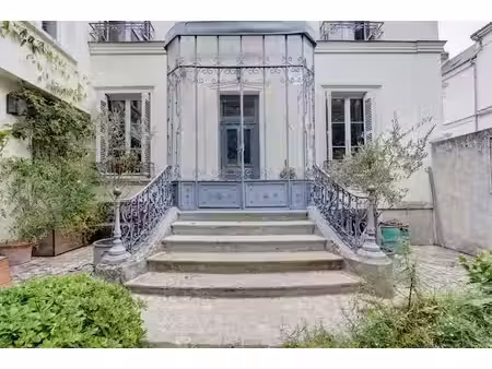 tours (37000)  indre-et-loire maison de caractère de 240 m² av