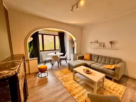 appartement 1ch à charleroi - rénové & meublé