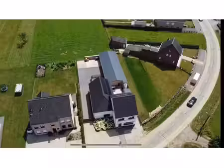 habitation polyvalente avec entrepôt de 140 m²