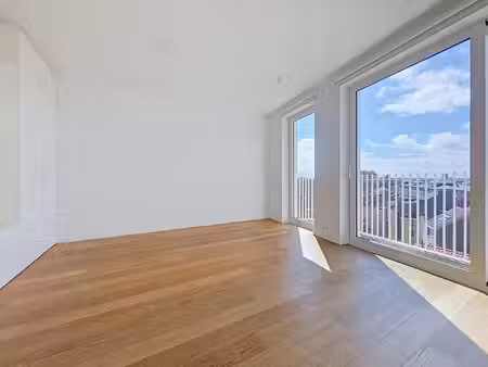 cinquantenaire - magnifique studio + terrasse