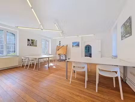 magnifique bureau de ±100 m² dans l'ancienne gare d'uccle
