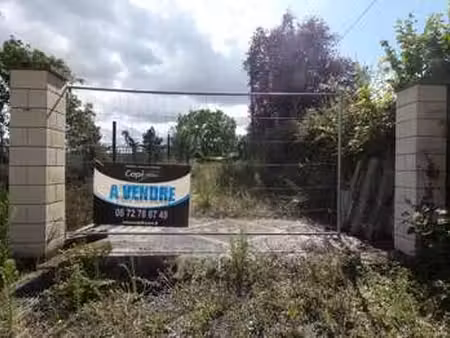 vente terrain à ussy (14420) : à vendre / 699m² ussy