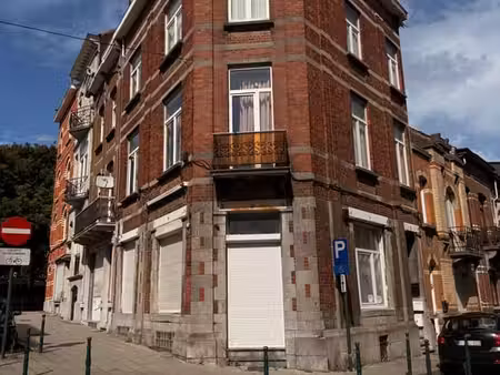 local commercial 50 m2 + 30m2 de cave