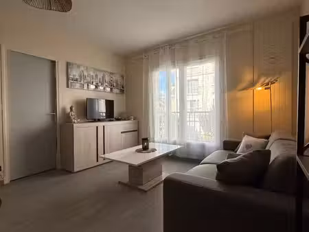 grand studio meublé