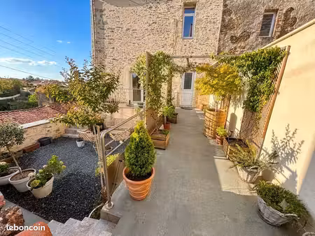 maison rénovée avec cour et terrasse – 80 m² – vihiers (49310)