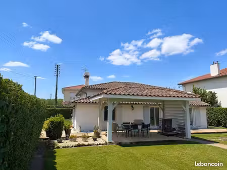 villeneuve sur lot - maison - plain pied - 105 m2 - jardin - terrasse - garage
