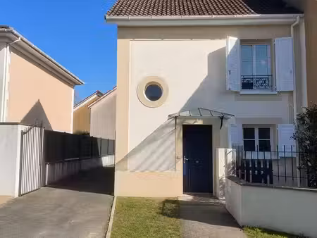 maison mitoyenne meublée à louer – 68 m² – 2 chambres – terrasse & jardin