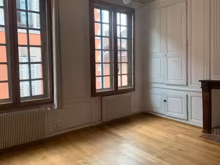 appartement . 3 pièces . 45 m2. etage 2/3