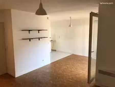 lyon 7e – proche facultés – t1 32 m2 + 7 m2 de terrasse sur jardin