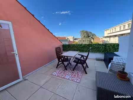 t2 centre ville 56m2 (terrasse + garage) + pas de vis-à-vis