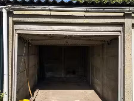 garage fermé à louer – braderie de lille – proche métro canteleu
