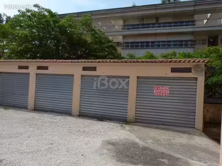 garage/box toulon