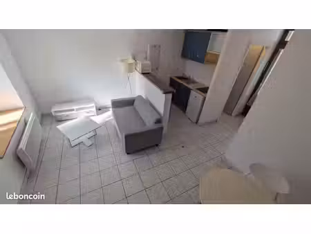 charmante maison t2 meublée à gourdon  proche du bourg