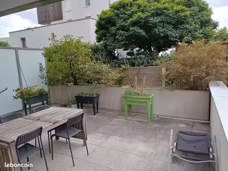 magnifique 2 pièces lumineux  avec grande terrasse