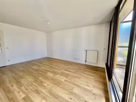 a louer courbevoie 2 pièces 45.42m². 92400. cave et parking