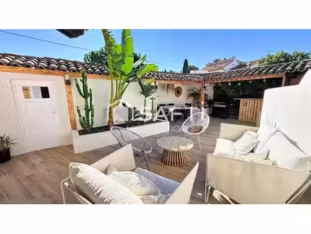 t2 rénové avec jardin 50 m² au pradet