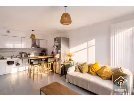 appartement t3 proche centre meximieux avec terrasses et 2 places de parking