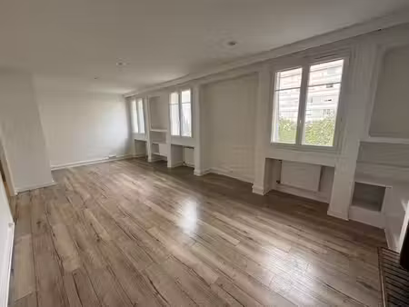 t4 - 104.26m ²