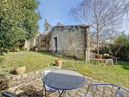 grande maison de village avec jardin clos