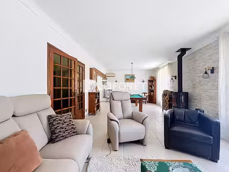 une maison familiale aux beaux volumes t4 - 3 faces