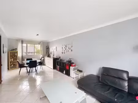 maison individuelle de 124 m2 avec jardin - dpe c