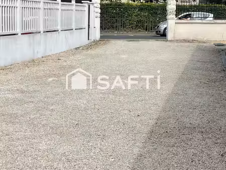 terrain constructible de 340 m² a villeneuve-le-roi