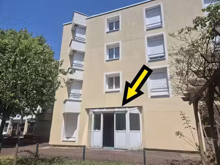 location commerce 124m²