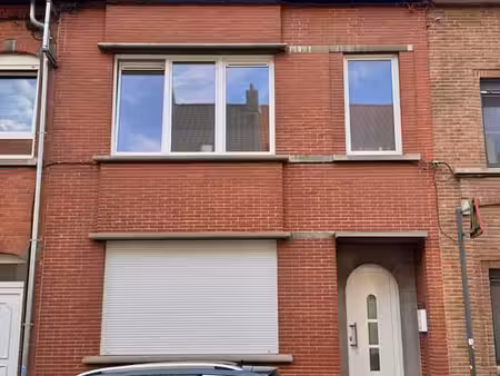 maison rénovée avec 2 chambres  près du centre-ville