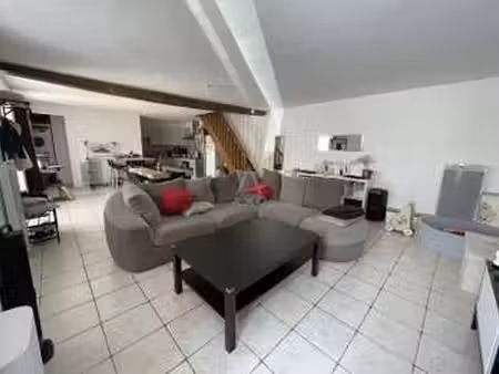 location maison à montaigu (85600) : à louer / 94m² montaigu