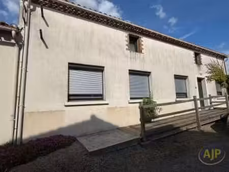 location maison à vieillevigne (44116) : à louer / 105m² vieillevigne