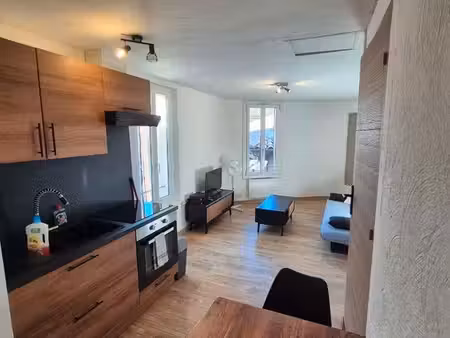 appartement . 2 pièces + bureau . 41m² . étage 3/3