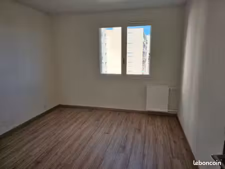 t3 bis de 76 m2 rue des hauts de chanturgue